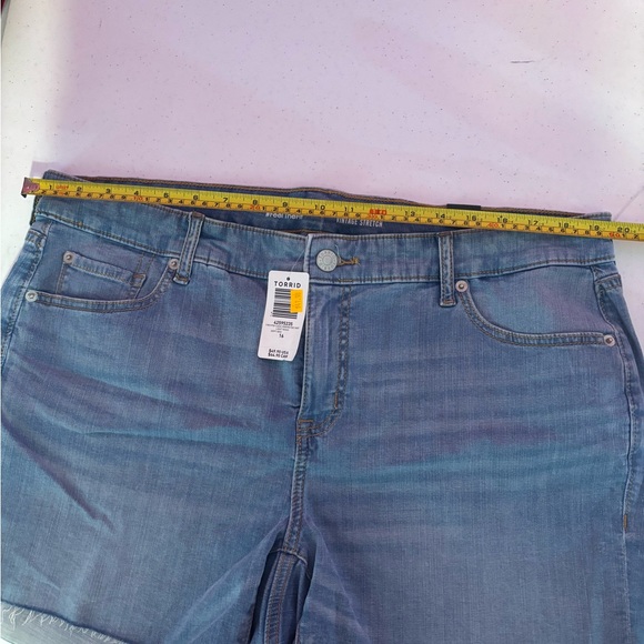 Brand new Torrid Vintage Stretch Jean Shorts - Picture 4 of 7